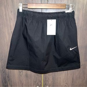 Nike Essential Women's High-rise Skirt